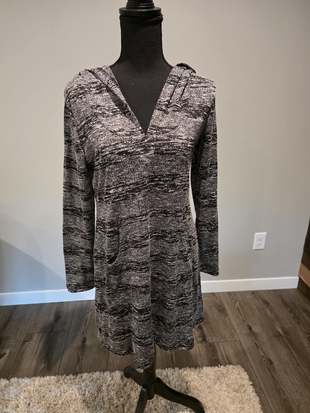 Women's Black & Gray Hooded Tunic Sweater Dress